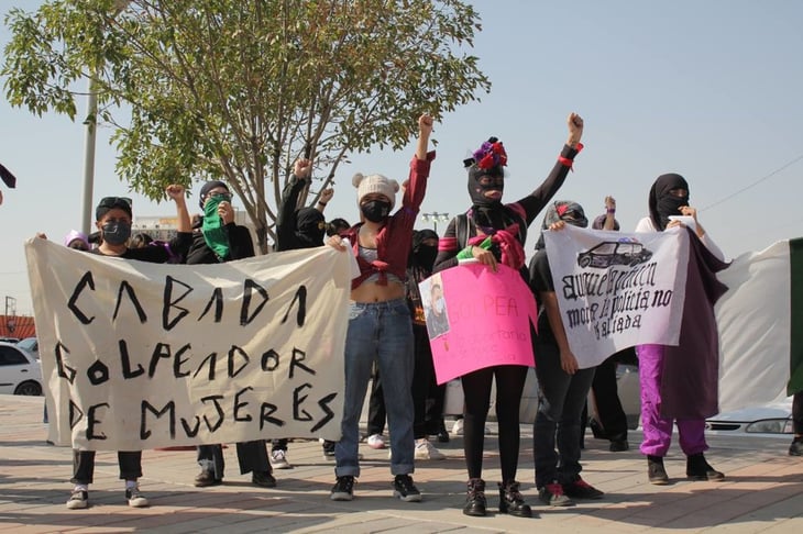 Se manifiestan en Chihuahua en contra de la violencia hacia la mujer