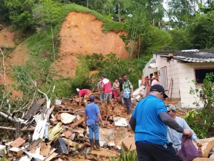 Lluvias dejan 47 muertos y más de 18.000 familias damnificadas en Colombia