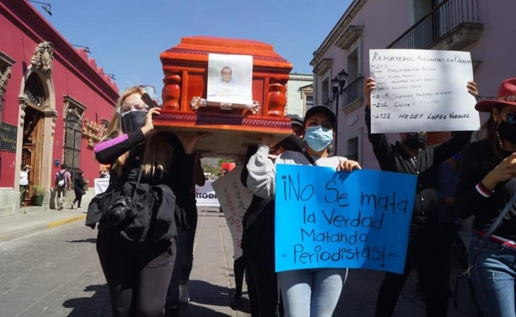 Periodistas de Oaxaca exigen justicia para 11 comunicadores