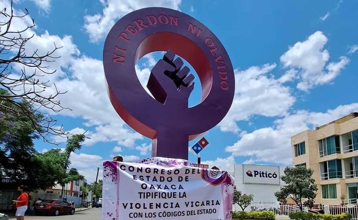Marchan mujeres en Oaxaca contra violencia vicaria; piden tipificar