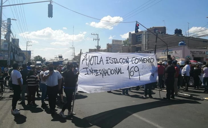Vecinos bloquean carretera México-Puebla por falta de agua