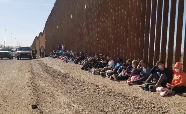 Detienen a 68 migrantes cubanos en frontera de Sonoyta-Lukeville