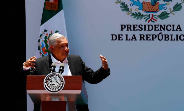 López Obrador llama a docentes a educar ciudadanos fraternos