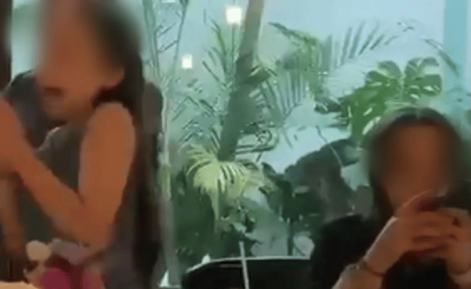 VIDEO: Sicarios acribillan a comensales en restaurante de Michoacán en presencia de niños