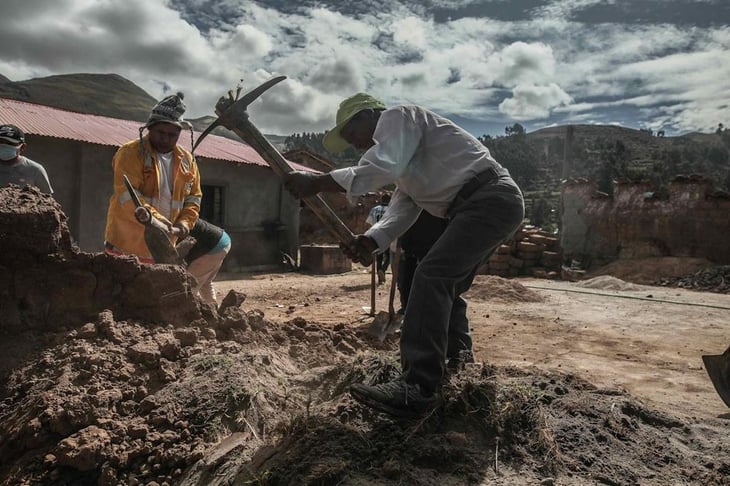 Comunidad peruana se prepara para recibir los restos de víctimas de masacre