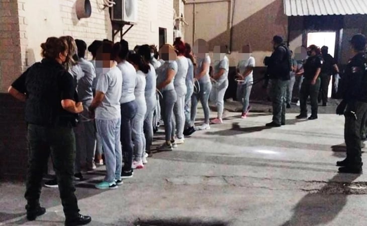 Trasladan 65 mujeres presas de Chihuahua a Morelos 