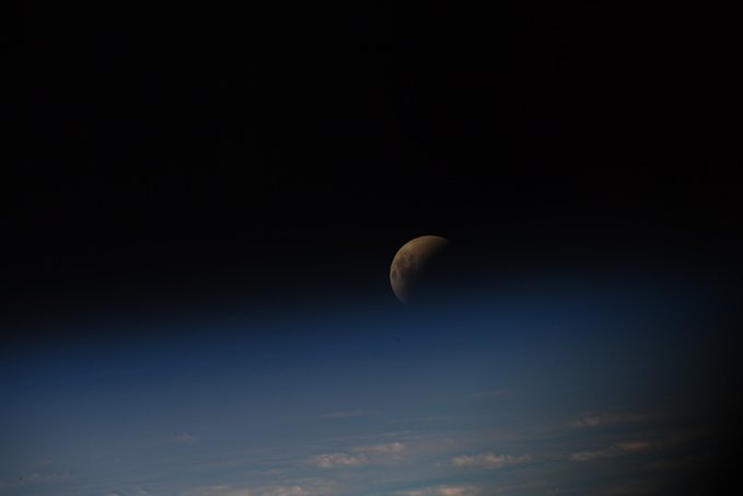 Astronautas captaron así el eclipse lunar desde el espacio