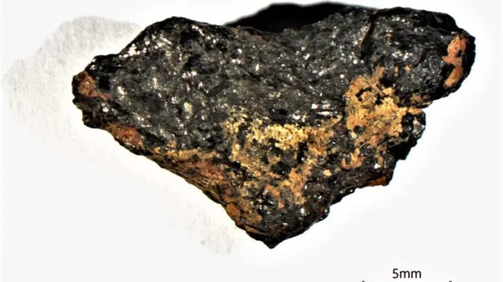 Extraña piedra encontrada en Egipto  revela datos de una explosión espacial 