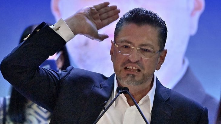 Chaves dice que la prensa publica 'mentiras' y 'rumores' sobre su Gobierno