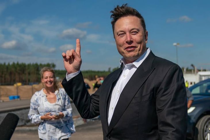 Acusan a Elon Musk de acoso sexual hacia azafata