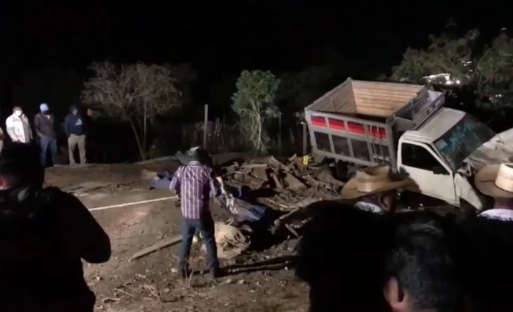 Reportan 4 migrantes muertos y 20 lesionados por volcadura en Chiapas