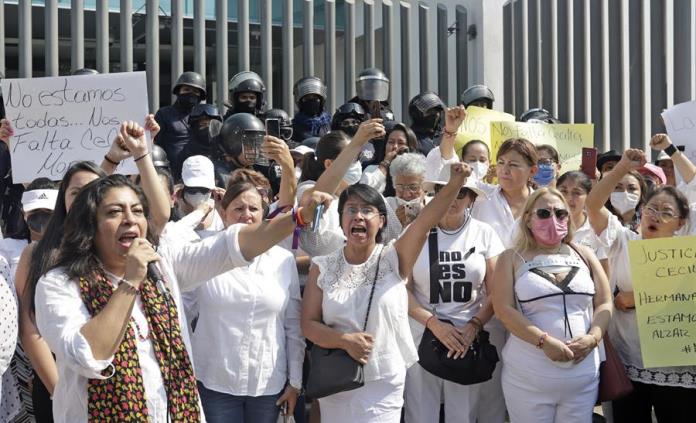 Feministas exigen justicia por asesinato de activista en centro de México