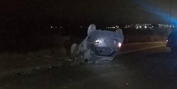 Automovilista muere en volcadura, en la calzada Narro, en Saltillo