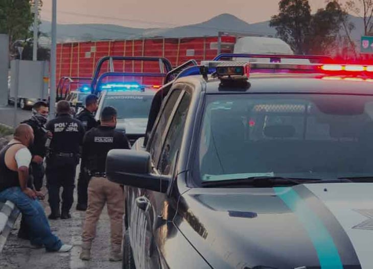 Denuncian asalto masivo en libramiento de Querétaro