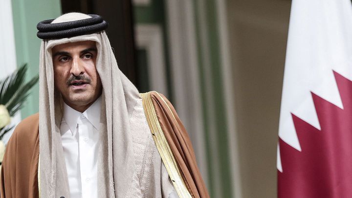 Emir dice que 'Catar no es ideal', pero mejora, y promete Mundial 'especial'