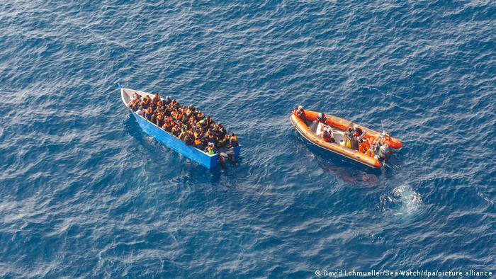 Dos migrantes mueren tras naufragio de embarcación en suroriente de México