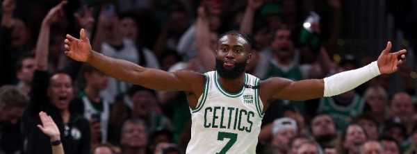 Los Celtics sonríen en casa; igualaron la serie ante el Heat