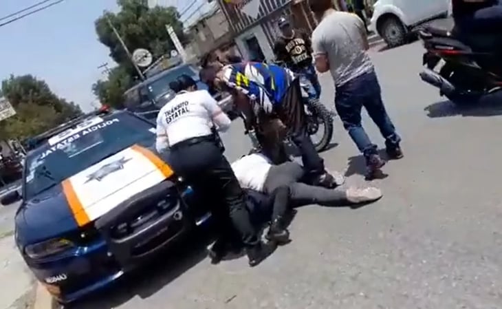 Mujer policía es agredida por conductora que cometió una infracción