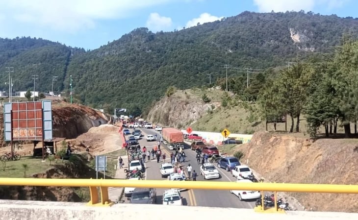 Tzotziles bloquean carretera en Chiapas; exigen liberación de líder