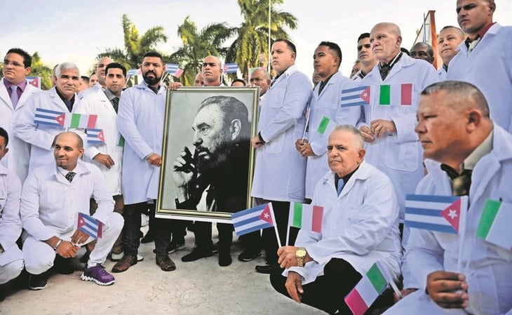 Juez admite amparo para contratar a médicos cubanos