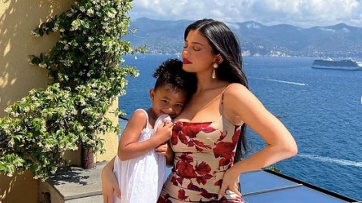 Kylie Jenner comparte nueva foto de su bebé y Stormi Webster