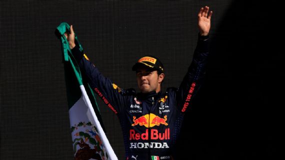 Checo Pérez renueva contrato con Red Bull hasta 2024