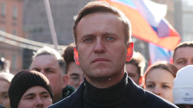 Presentan nueva acusación a Navalni que podría sumar 15 años a su condena