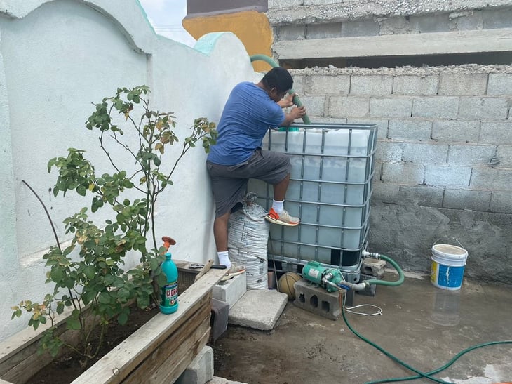 A base de camiones cisternas SIMAS abastece de agua a Monclova y Frontera