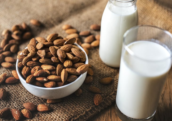 Profeco informa sobre leches con más proteína y que no son lactosa