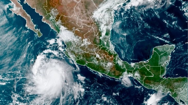 El ciclón 'Alex' se prepara para entrar a México