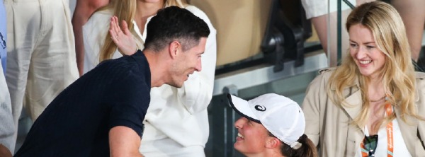 Robert Lewandowski felicita a Iga Swiatek por ganar el Roland Garros