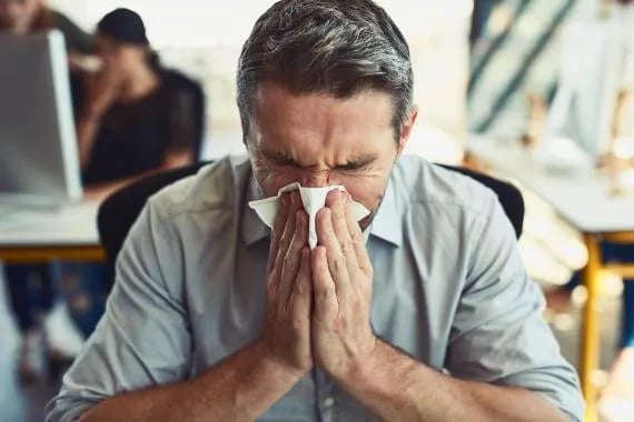 La rinitis alérgica  puede ser confundida con síntomas del  Coronavirus  