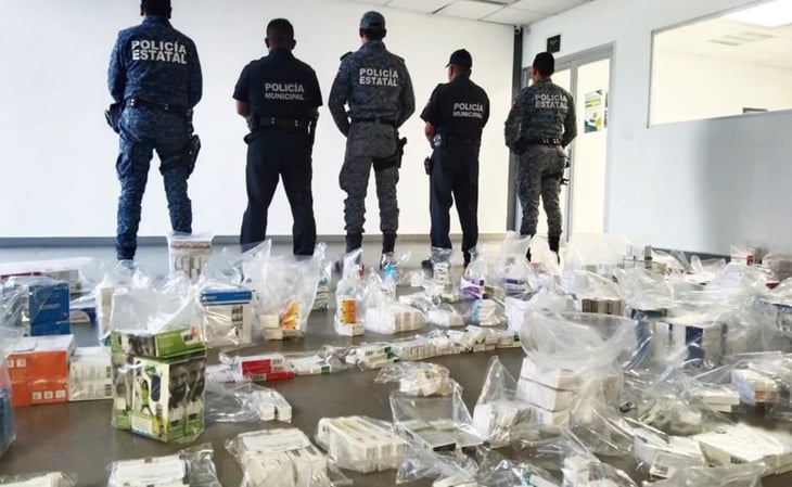 Caen cinco hombres y una mujer por robo a una farmacia en Pachuca