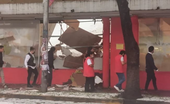 Así vivieron usuarios colapso del techo en supermercado de Mixcoac
