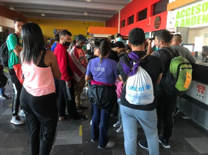Arriba caravana de migrantes a Saltillo, Coahuila