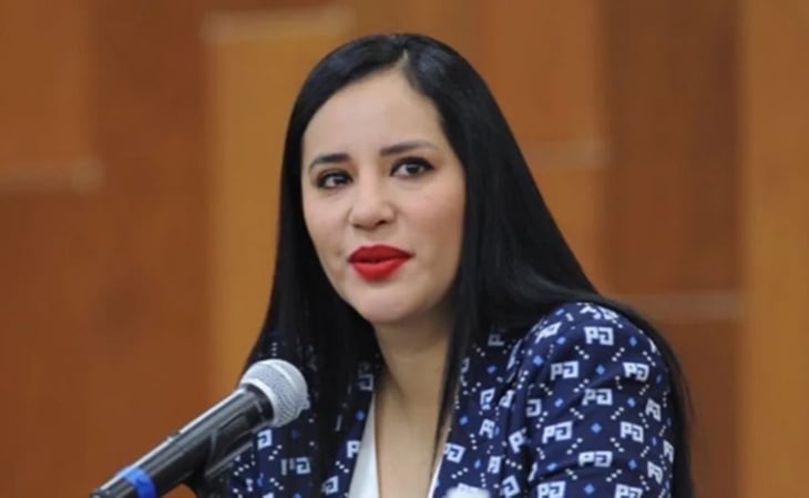 Notifican a Sandra Cuevas su destitución por un año
