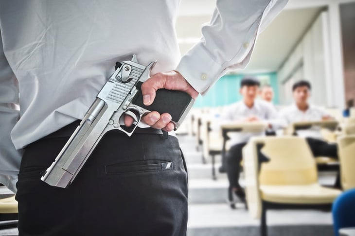 Ohio firma Ley que autoriza a profesores usar armas en aulas