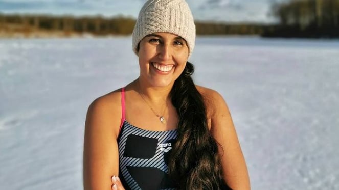 La chilena Bárbara Hernández impone récord en aguas gélidas de Cabo de Hornos
