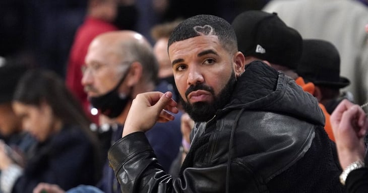 Drake enloquece a sus fanáticos con disco sorpresa