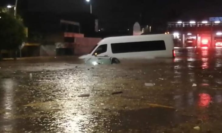 Huracán 'Blas' provoca inundaciones en Tepic