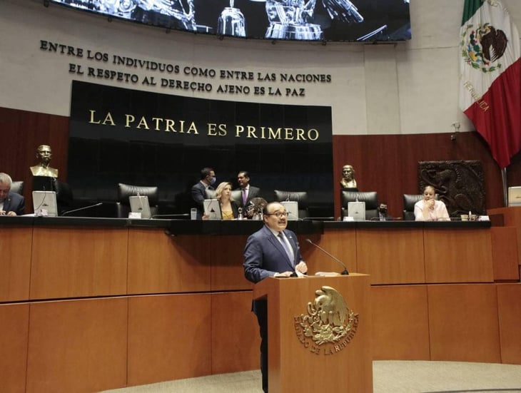 Senadores del PRI denuncian ante el INE a 'corcholatas' por campaña