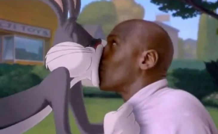 Antes de Buzz Lightyear, Bugs Bunny ya daba besos gay y no indignaba a nadie