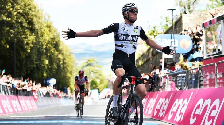 El suizo Schmid gana la Vuelta a Bélgica; último esprint para Jakobsen