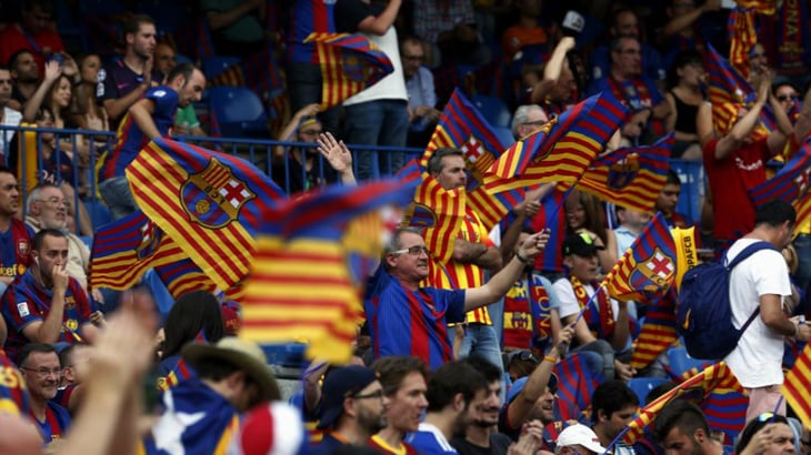 Afición de Barcelona dona dinero para contratos de futbolistas