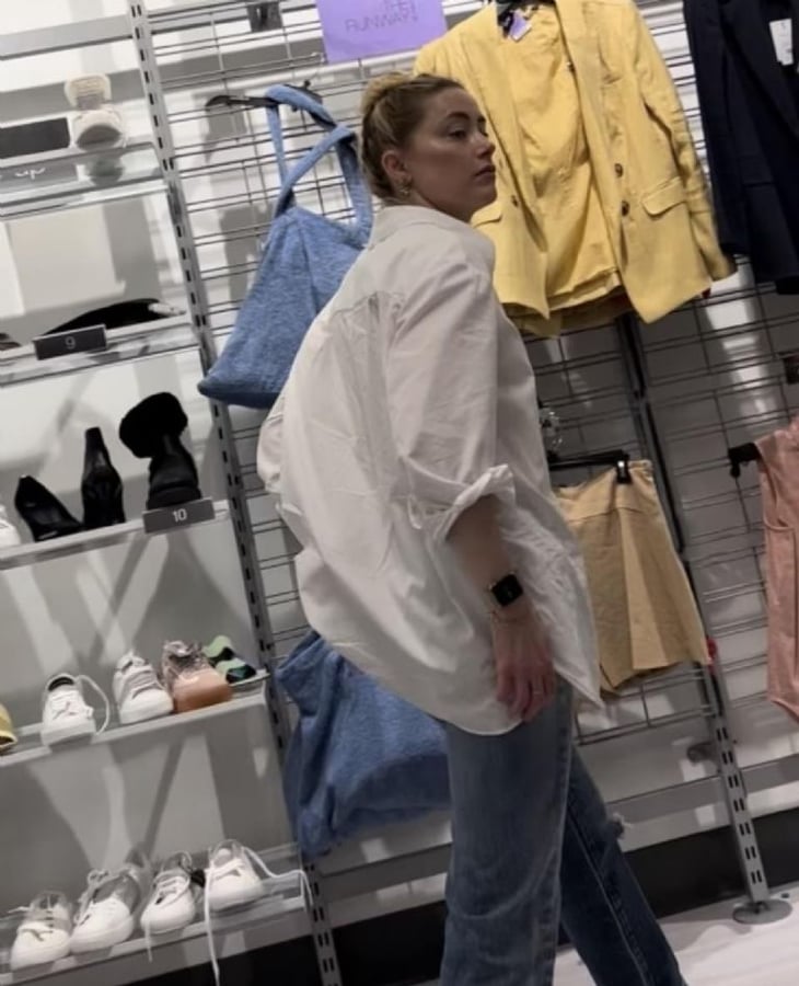 Captan a Amber Heard de compras en una tienda de descuento