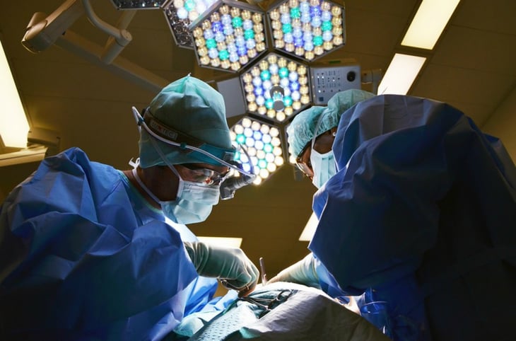 IMSS contratará a más de 4 mil médicos y especialistas en julio 