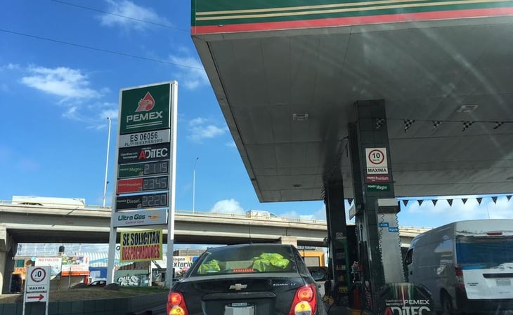 Gasolineras de Pemex con desabasto de combustible en SLP