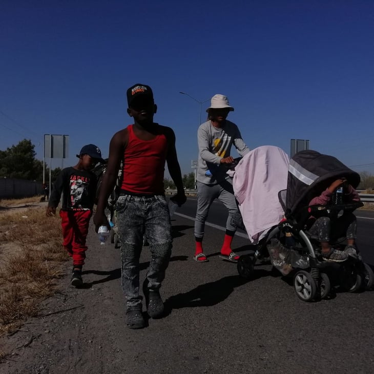 Migrantes abandonan Monclova, les faltan 200 kilómetros para llegar a la frontera