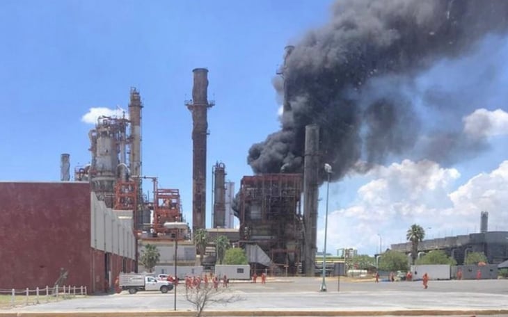 Controlan incendio en Refinería de Monterrey