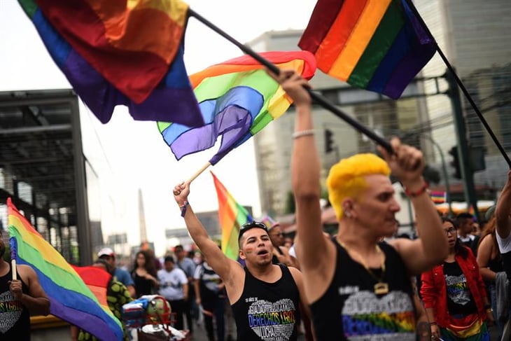 Más de 10.000 guatemaltecos celebran en colorido desfile el Orgullo LGBTI+